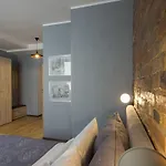 Aparthotel Efekt 72