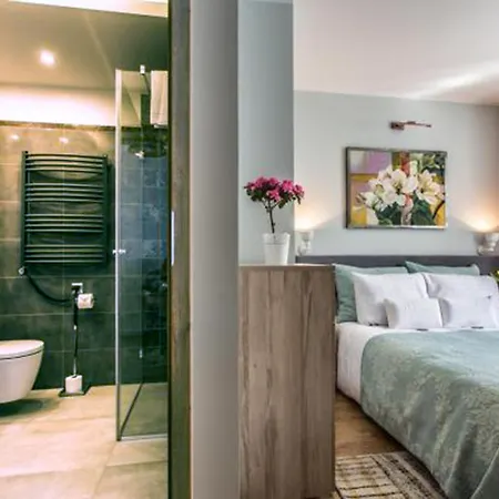 Efekt 72 Hotel apartamentowy 4*