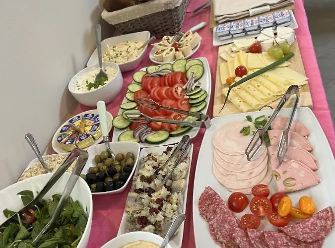 Aparthotel Efekt 72 4*