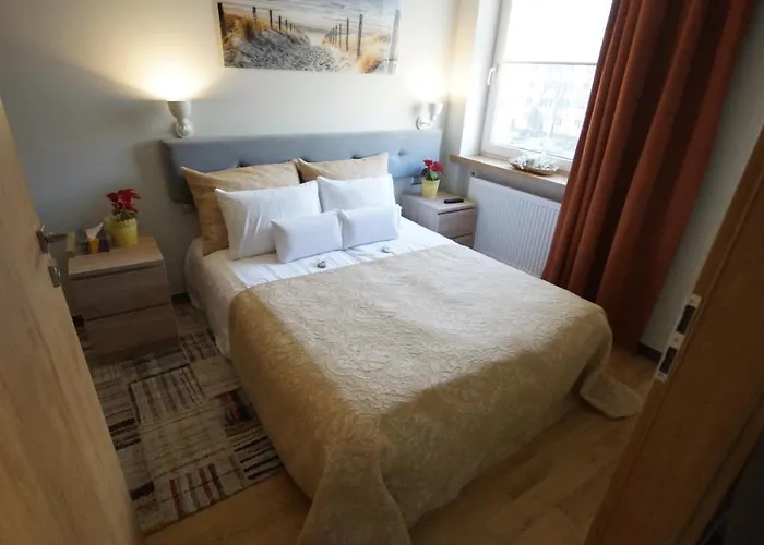 Aparthotel Efekt 72 4*